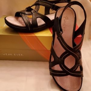 Wear Ever Baretraps "Aleyah" Black Sandals